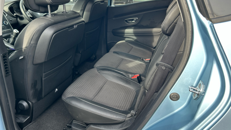 Renault Scenic 1.5 dCi Dynamique Nav 5dr Diesel Estate